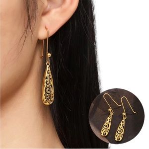 Vintage Design Gold Filigree Drop Earrings